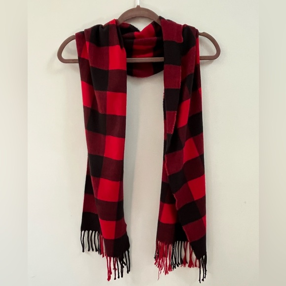 Red Flannel Scarf - Picture 2 of 3